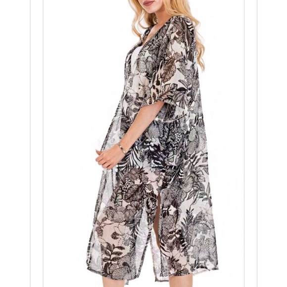 Host pick! 🎉Beautiful, Exotic, sheer, long kimono - Picture 2 of 3